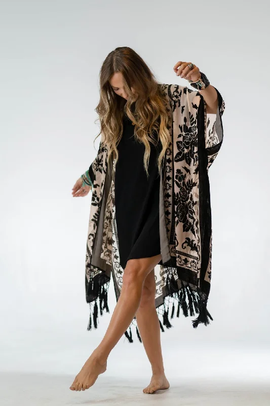 Crushin' On You Velvet Kimono - Black