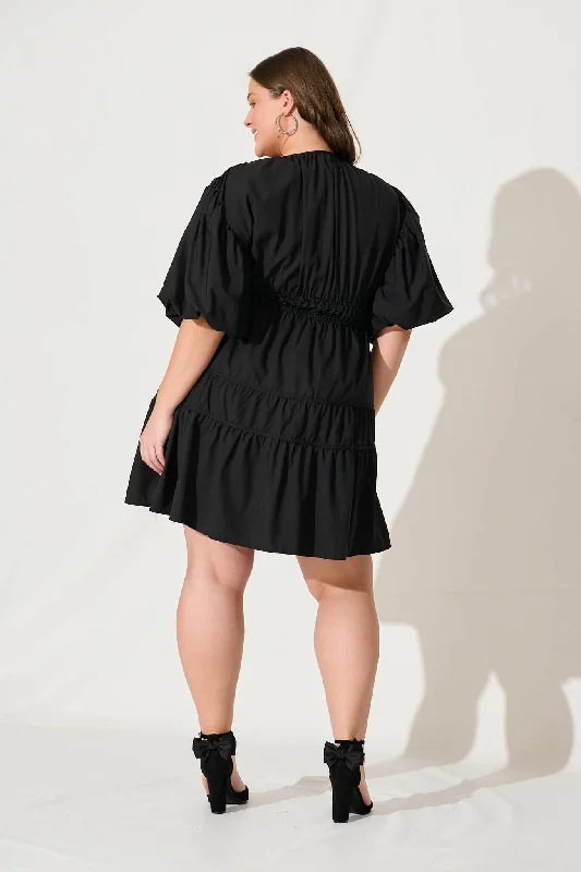 amarini-dress-in-black