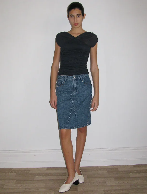 crowd-low-waist-denim-skirt-metal-detail