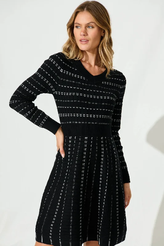 damsel-knit-dress-in-black-with-white-stripe