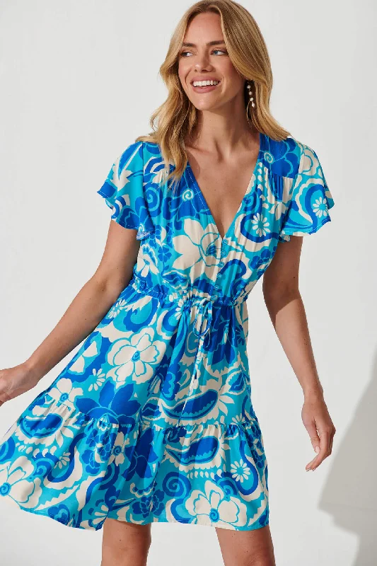 jess-dress-in-blue-flower-print