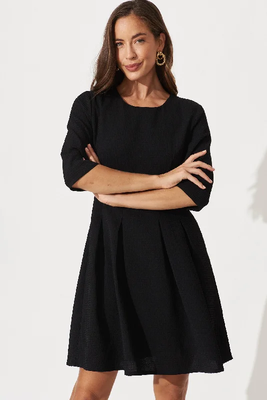 lizbeth-dress-in-textured-black