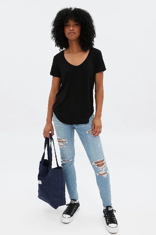 relaxed-v-neck-tee