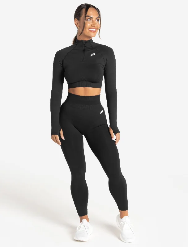 scrunch-seamless-crop-1-2-zip-black