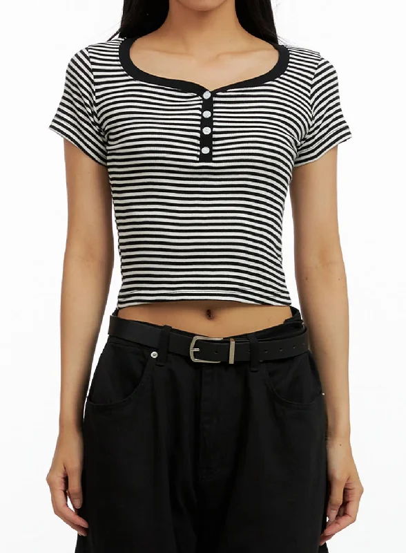 stripe-buttoned-crop-top-il419