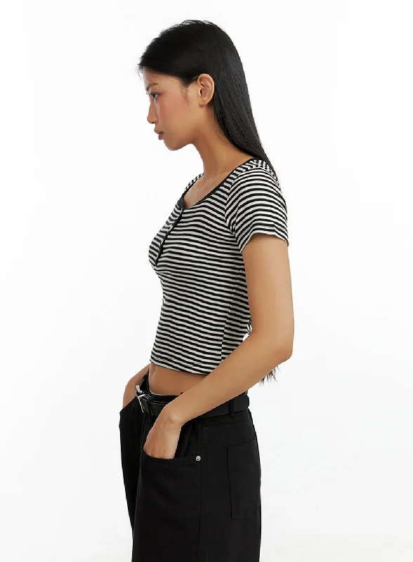 stripe-buttoned-crop-top-il419