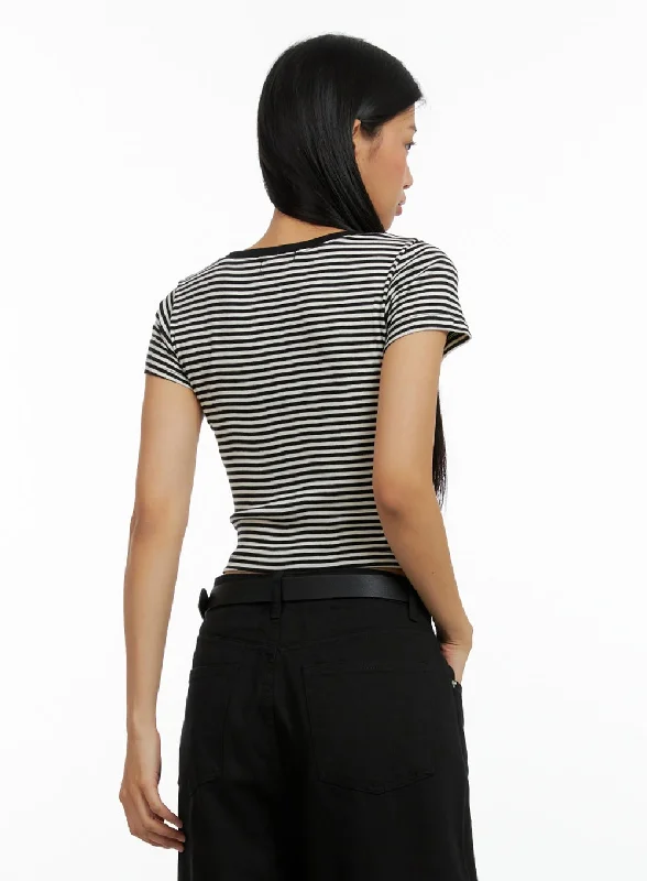 stripe-buttoned-crop-top-il419