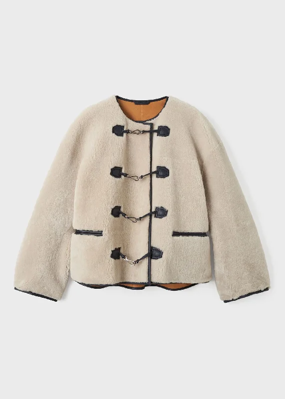 teddy-shearling-clasp-jacket-off-white